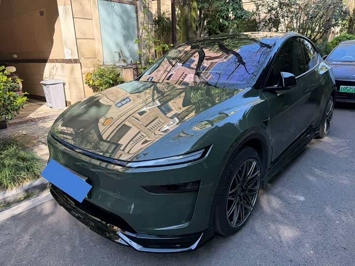 Photo 1 - Tesla Model Y