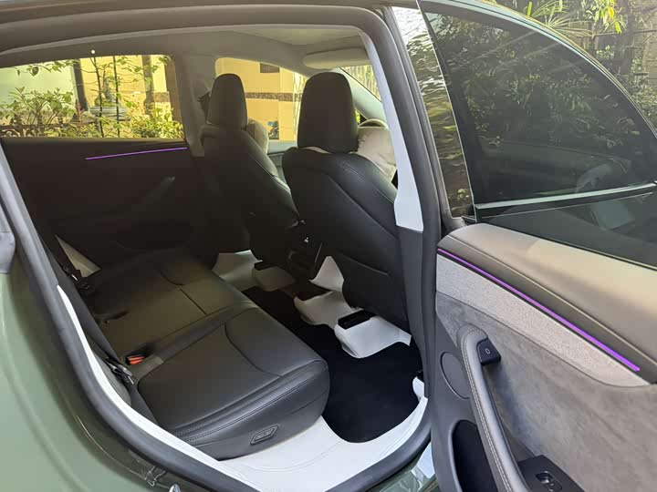 Photo 5 - Tesla Model Y