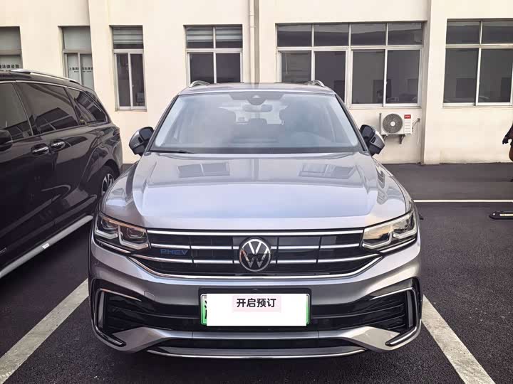 Фото 1 - Volkswagen Tiguan L Hybrid
