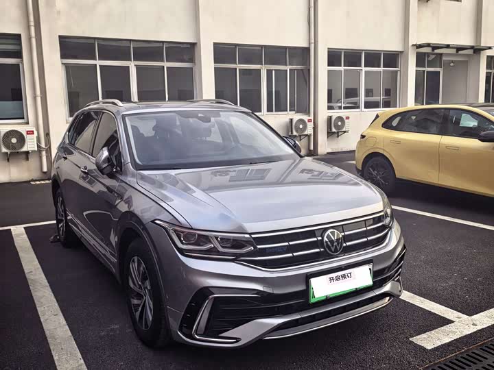 Фото 2 - Volkswagen Tiguan L Hybrid