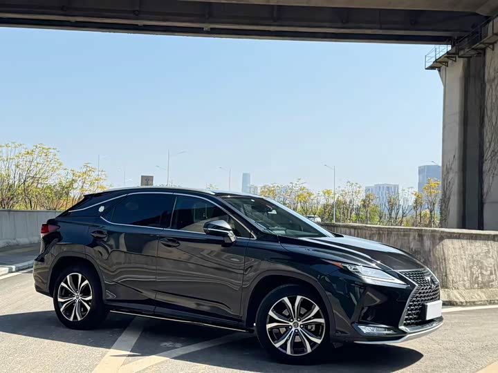 Фото 3 - Lexus RX