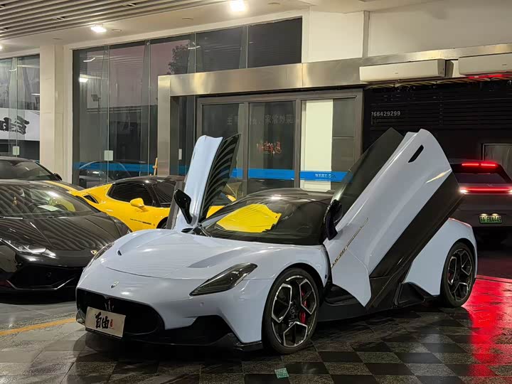 Фото 1 - Maserati MC20