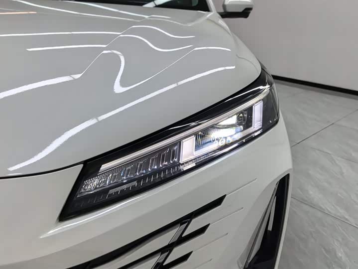 Фото 5 - Changan Eado Plus