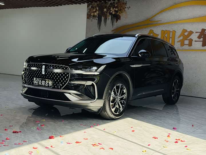 Фото 1 - Lincoln Nautilus