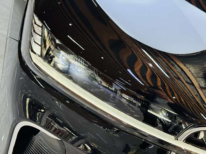 Фото 8 - Lincoln Nautilus