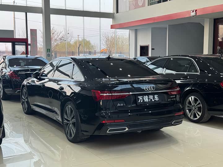 Фото 4 - Audi A6L