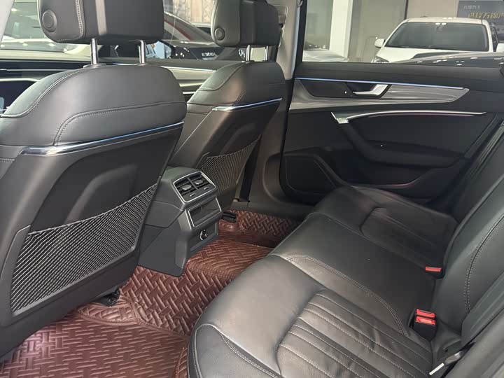 Фото 9 - Audi A6L