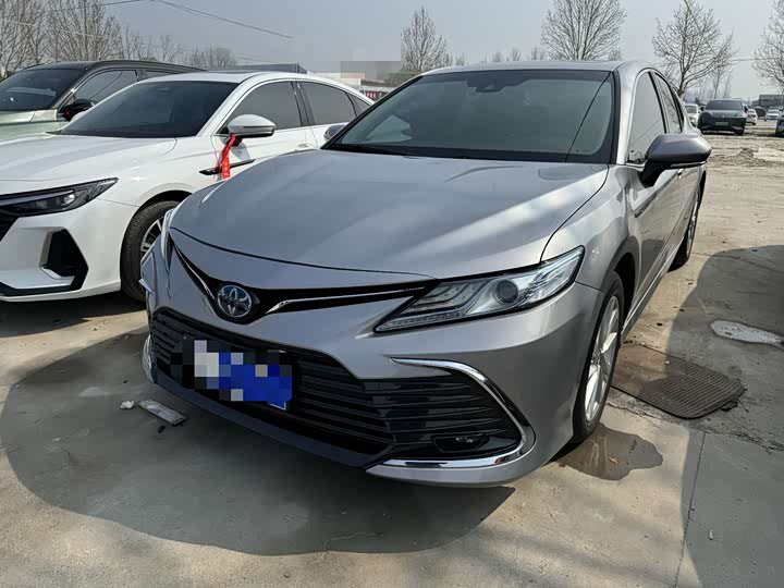 Фото 1 - Toyota Camry
