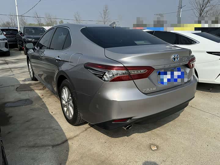 Фото 9 - Toyota Camry