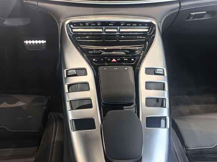 Фото 9 - Mercedes-Benz AMG GT