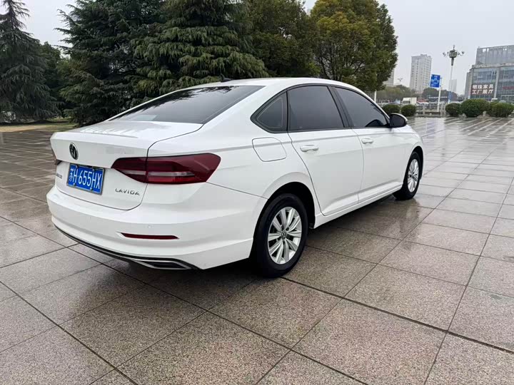 Фото 7 - Volkswagen Lavida