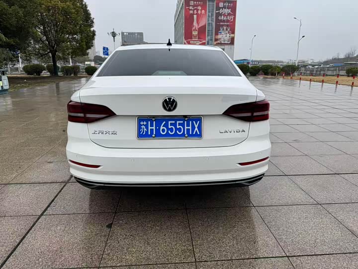 Фото 8 - Volkswagen Lavida