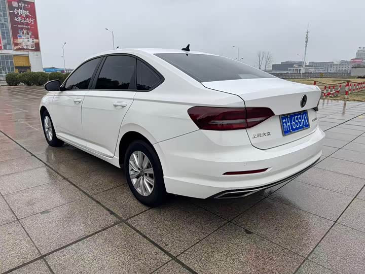 Фото 9 - Volkswagen Lavida