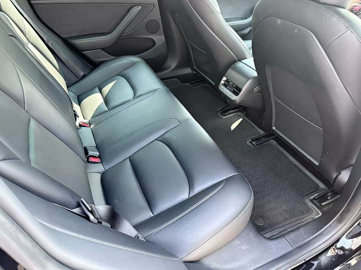 Фото 5 - Tesla Model 3