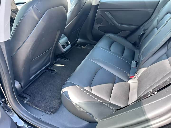 Фото 7 - Tesla Model 3