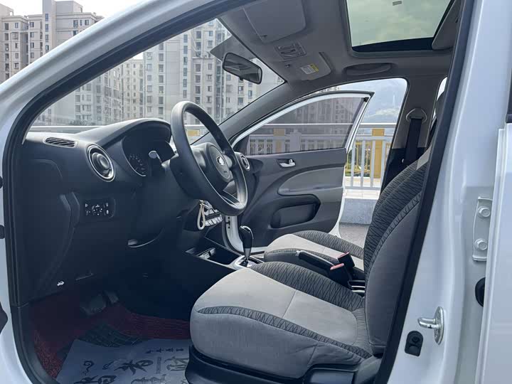 Фото 4 - Kia Pegas