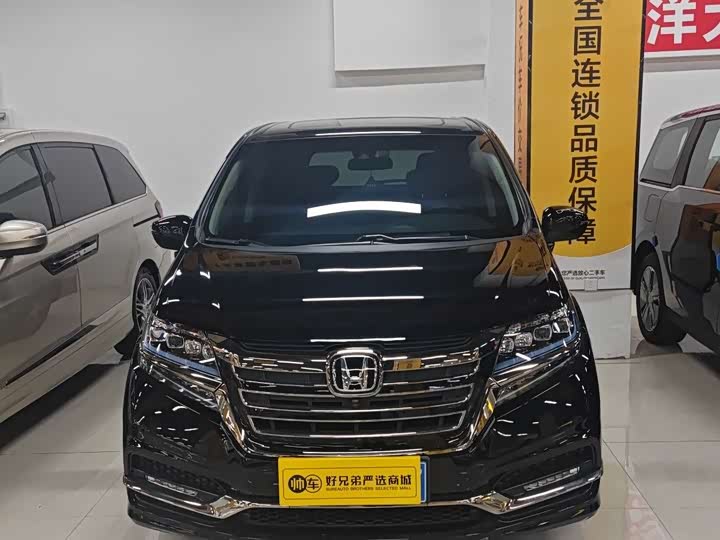 Фото 2 - Honda Elysion