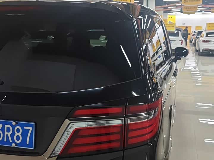 Фото 6 - Honda Elysion