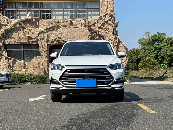 Photo 2 - BYD Song Pro