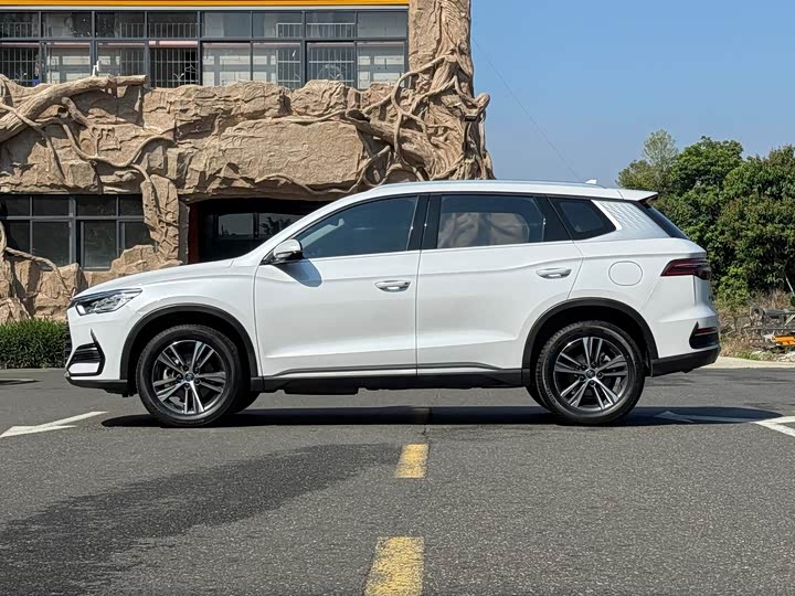 Photo 4 - BYD Song Pro