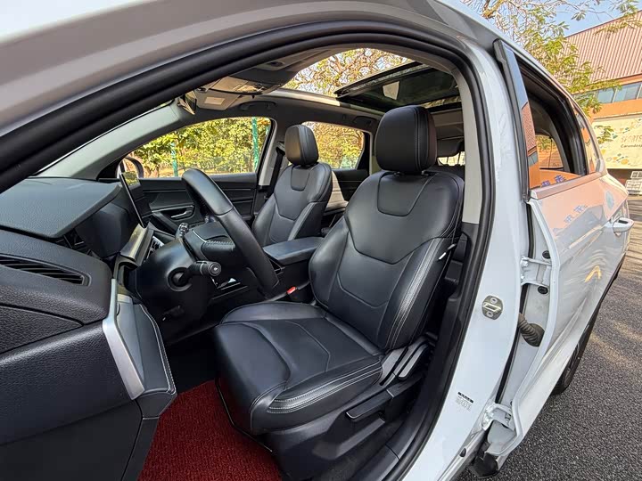 Photo 9 - BYD Song Pro