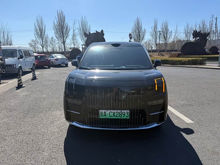 Фото 2 - Zeekr 009