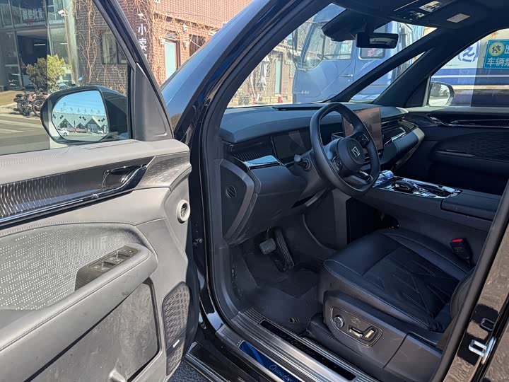 Фото 3 - Zeekr 009