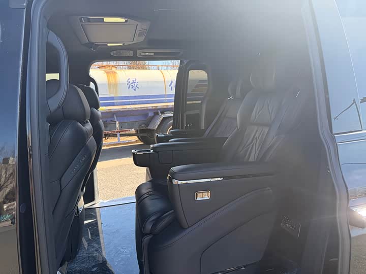 Фото 5 - Zeekr 009