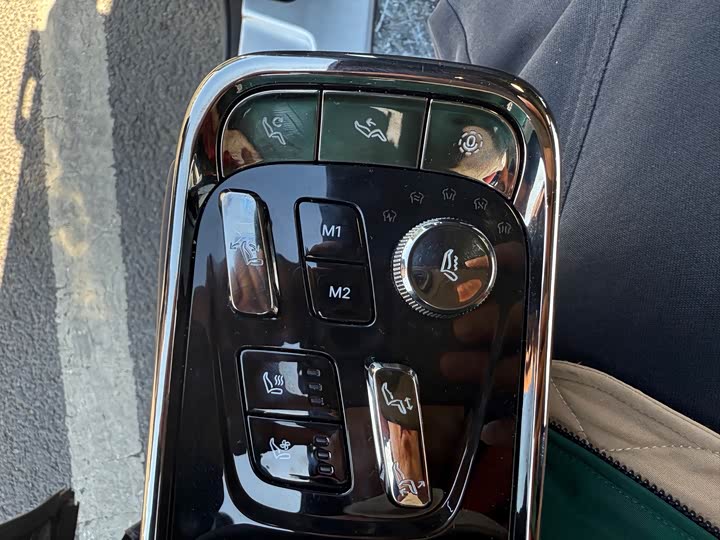 Фото 8 - Zeekr 009