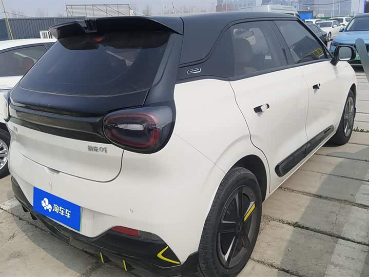 Photo 3 - Dongfeng Yipai 01