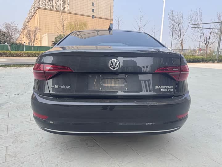 Фото 8 - Volkswagen Sagitar L