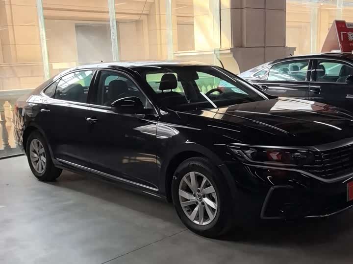 Фото 3 - Volkswagen Passat Hybrid