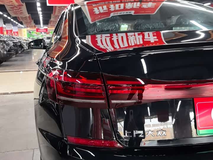 Фото 6 - Volkswagen Passat Hybrid