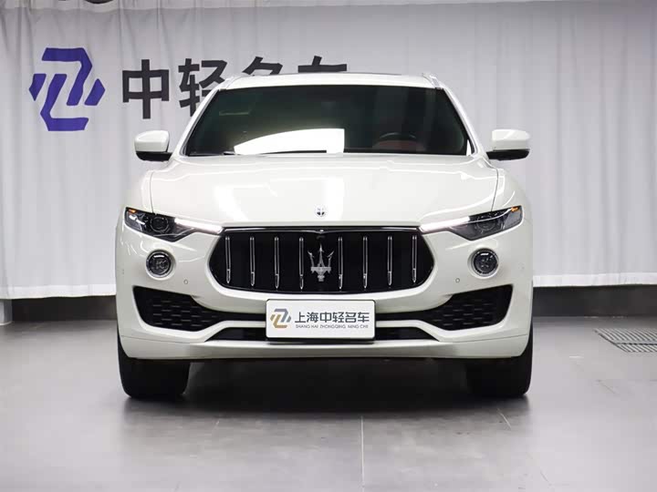 Photo 2 - Maserati Levante