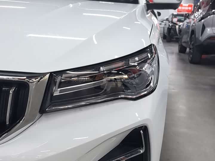 Фото 5 - Geely Emgrand