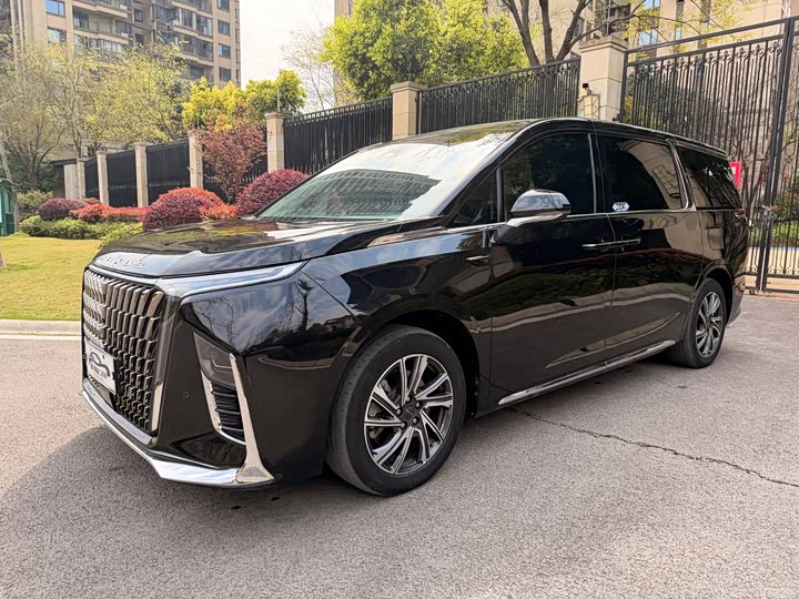 Фото 1 - Maxus G90