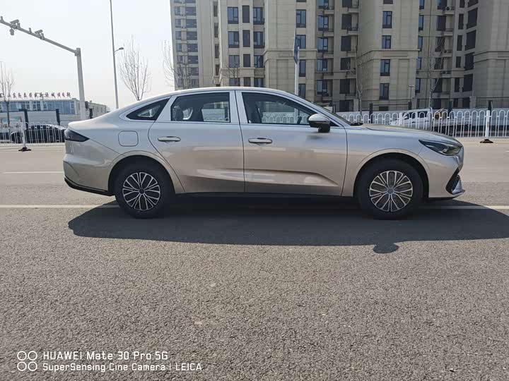 Photo 4 - Geely Galaxy Starshine 6
