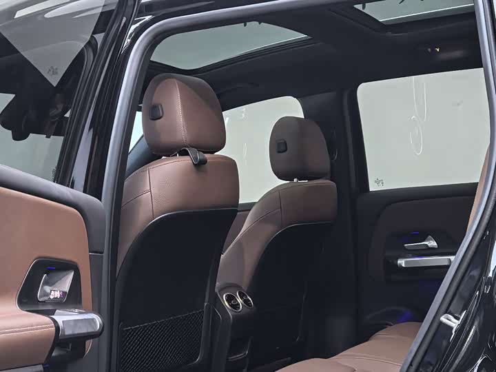Фото 9 - Mercedes-Benz GLB-Class