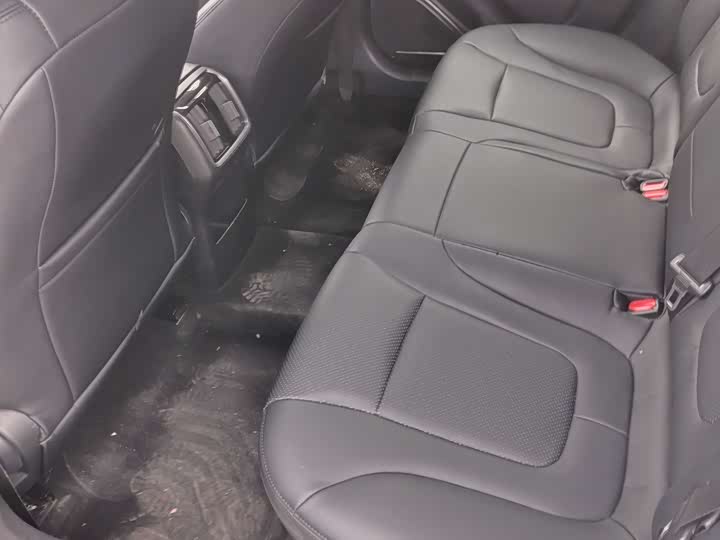 Фото 7 - Bestune B70