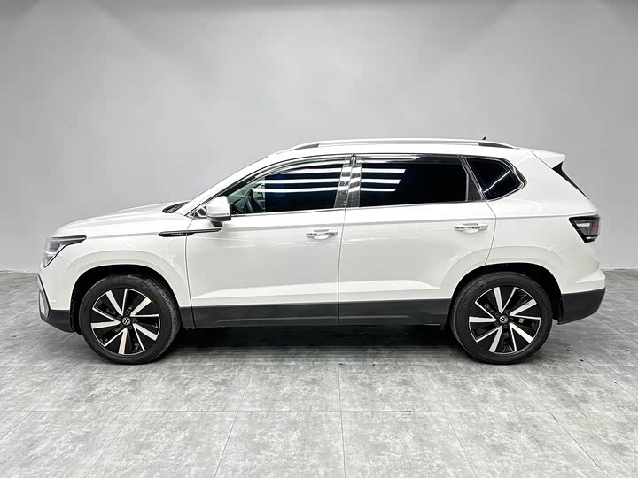 Фото 7 - Volkswagen Tharu