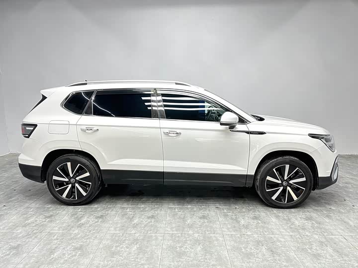 Фото 8 - Volkswagen Tharu