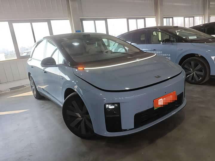 Фото 3 - LiXiang i8