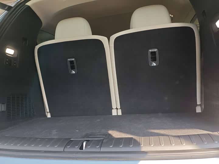 Фото 7 - LiXiang i8