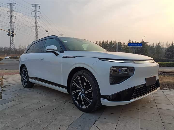 Фото 3 - XPeng G9