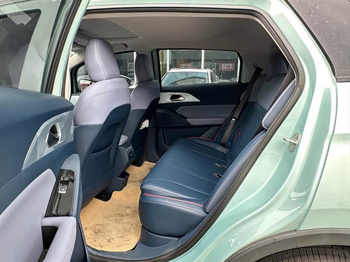 Фото 4 - Geely Geometry E Firefly