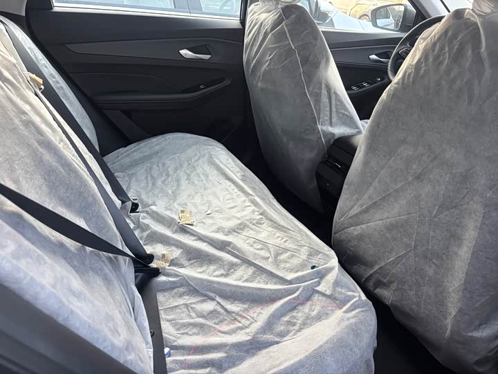 Фото 7 - Geely Binrui