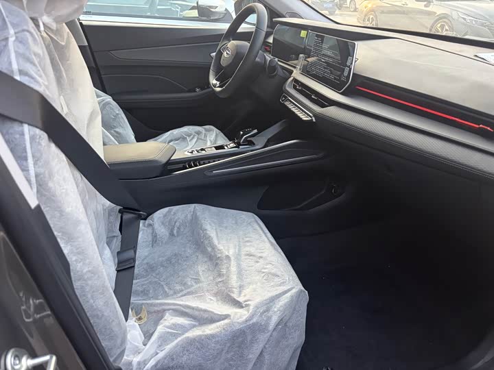 Фото 8 - Geely Binrui