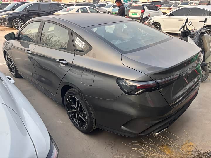 Фото 9 - Geely Binrui