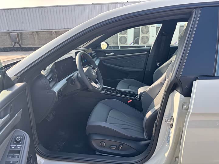 Volkswagen Lamando L 2026 2026款 凌渡L GTS 380TSI 凌风百万纪念版