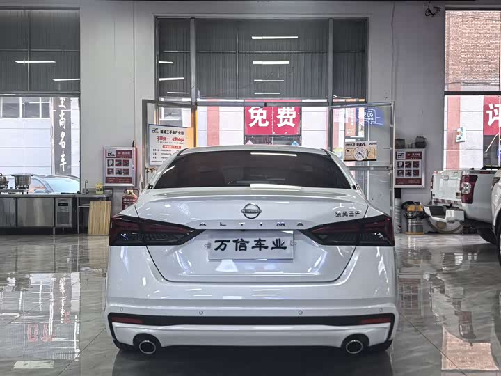 Фото 2 - Nissan Teana